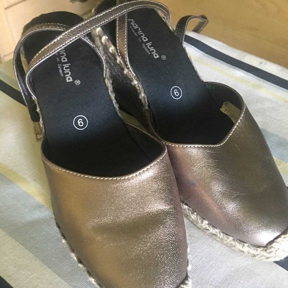 Shoes - Picture 2 of 4